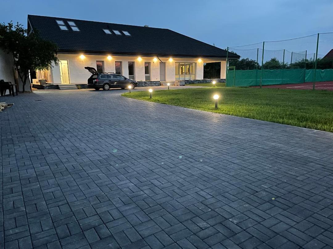 Lahuzur - Casa De Vacanta - Therme Balotesti & Aeroport Otopeni Săftica Exterior foto