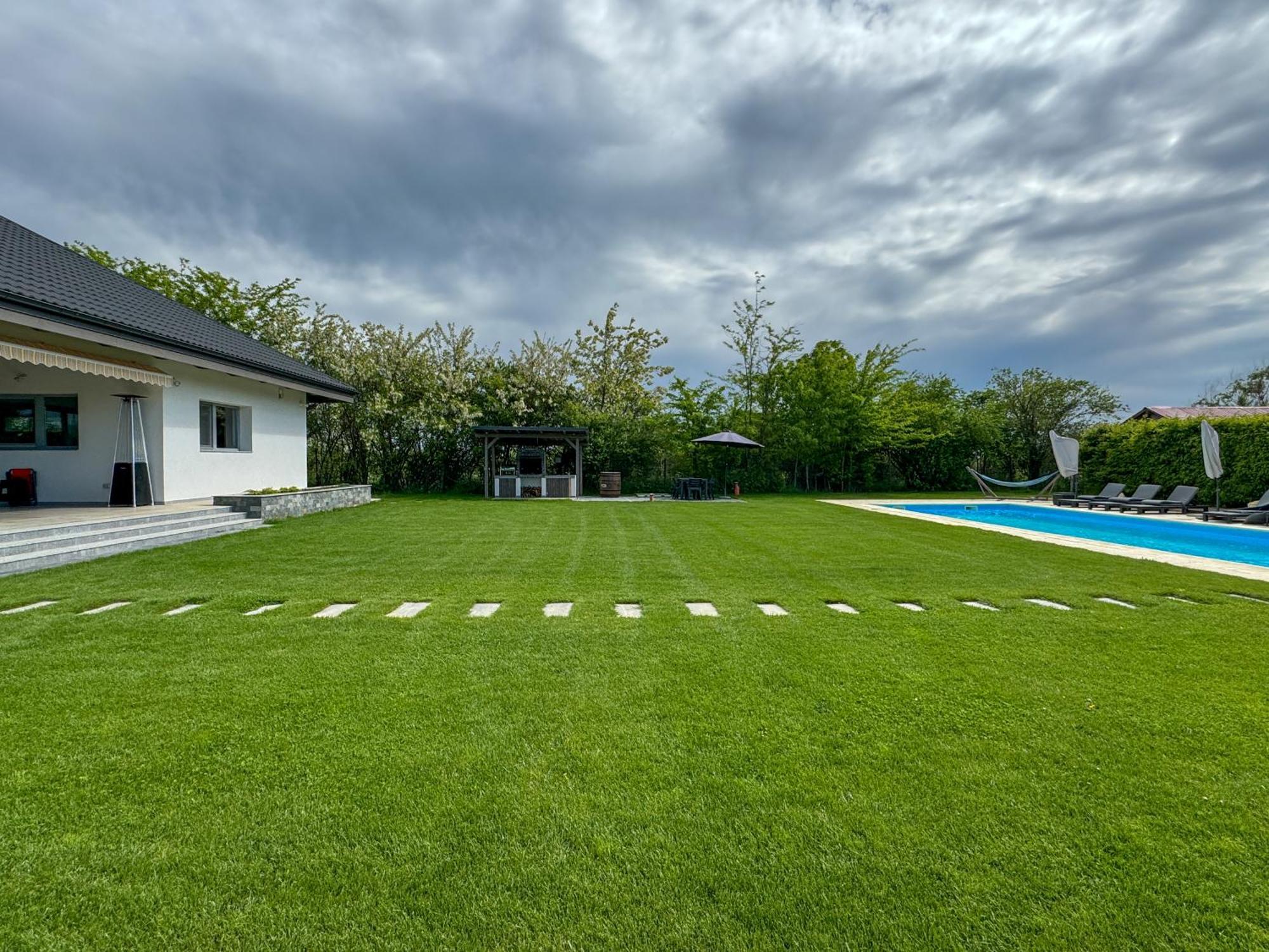 Lahuzur - Casa De Vacanta - Therme Balotesti & Aeroport Otopeni Săftica Exterior foto